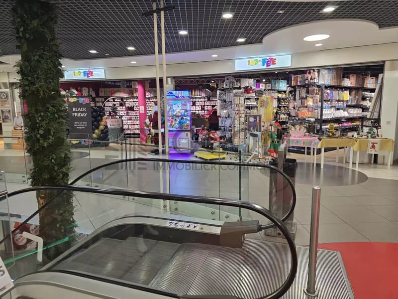 Superbe arcade dans le centre commercial Belair (4)