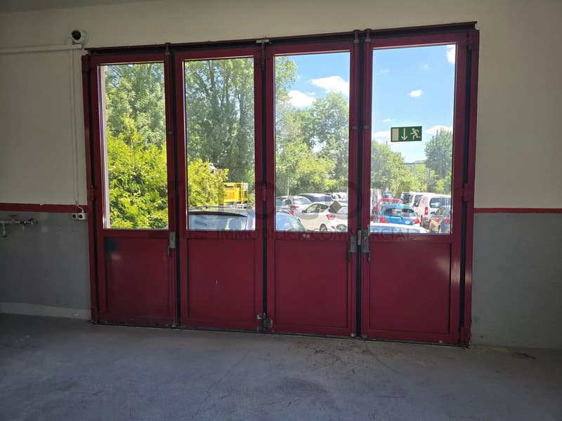 Surface industrielle spacieuse à louer à Bussigny (9)