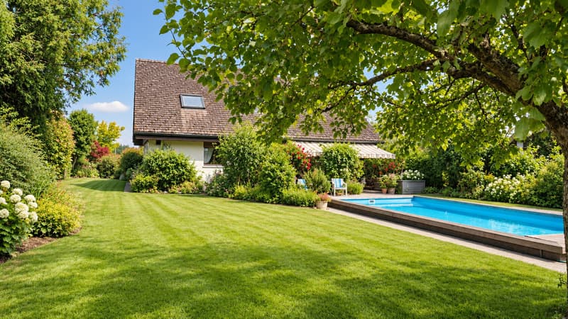Garten mit Schwimmbad
