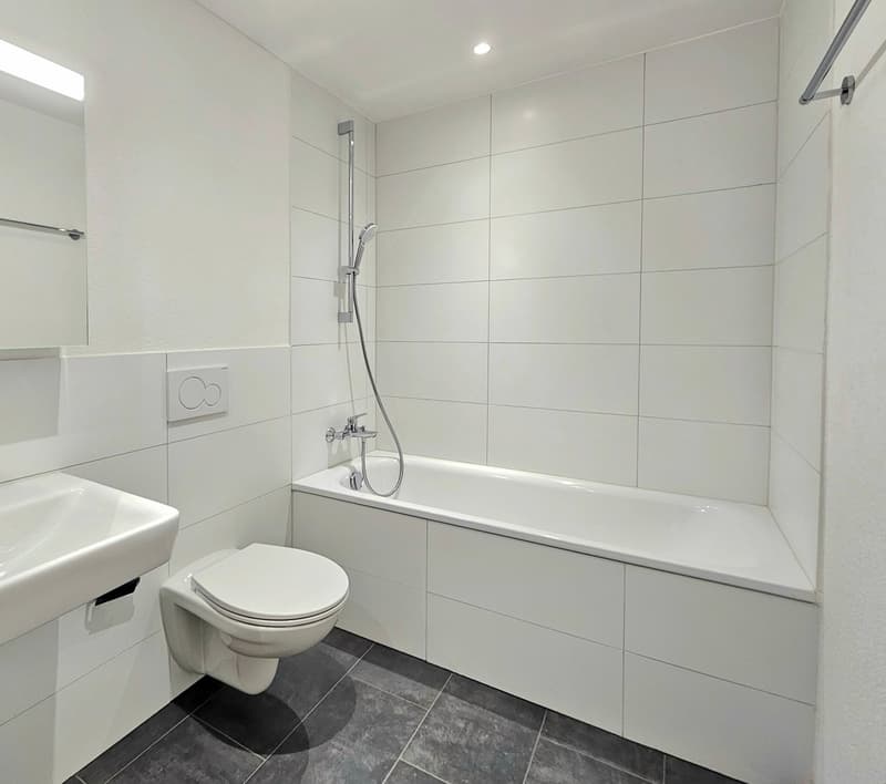 Moderne 2.5 Zimmerwohnung Parterre "Neubau" (7)