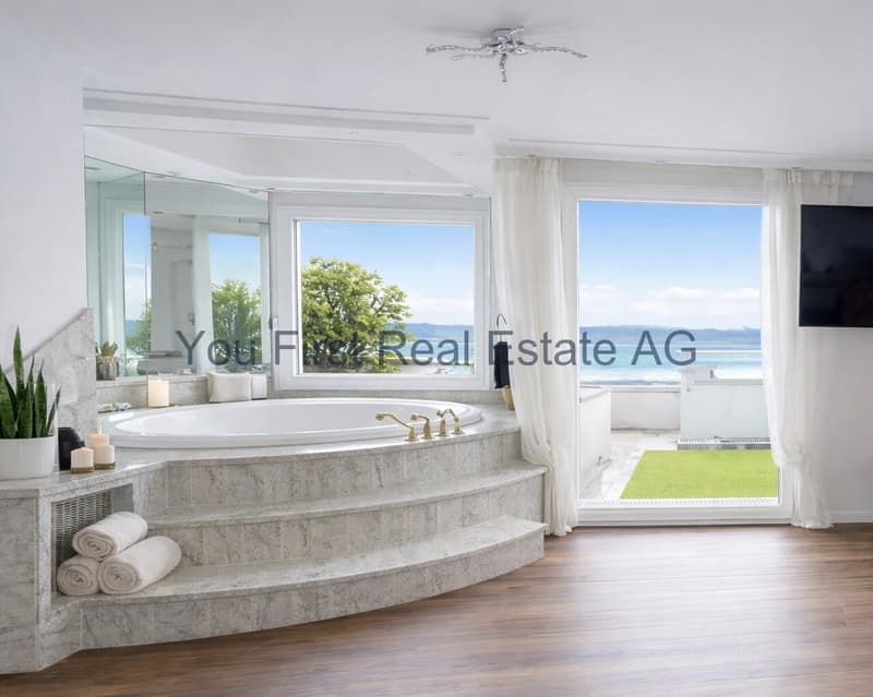 Wellness-Oase mit Panorama-Meerblick: Exklusive Badewanne mit direktem Ausgang zum Garten