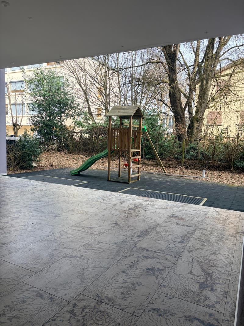 Luxuriös mit Wintergarten, 2 Ged.sitzplätze, 2 Terrassen & Swimingpool (10)