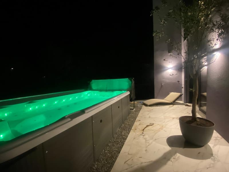 Luxuriös mit Wintergarten, 2 Ged.sitzplätze, 2 Terrassen & Swimingpool (22)