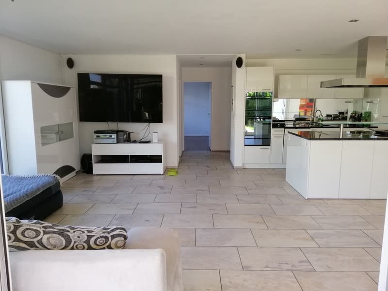 4.5-Zimmer-Wohnung mit 170 m² Gartenfläche (5)