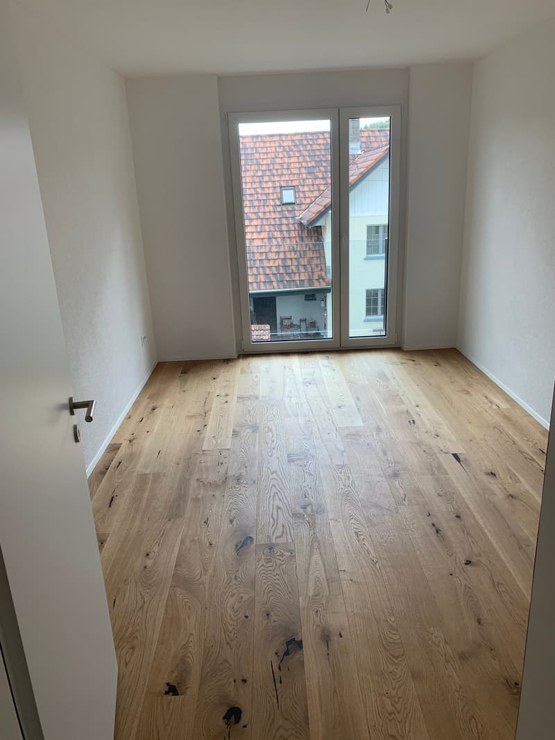 Super schöne Gartenwohnung mit Wintergarten. (17)