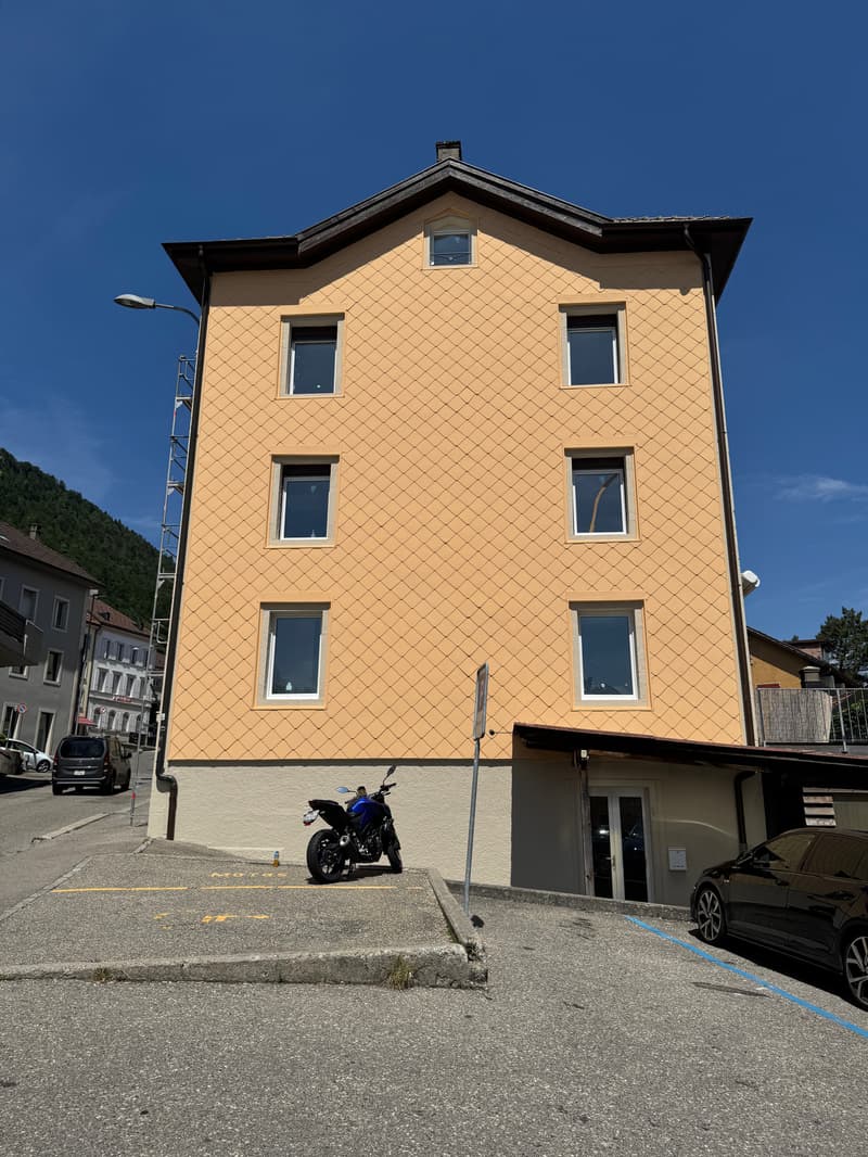 Immeuble de rendement entièrement rénové à Saint-Imier – 5.7% net (2)