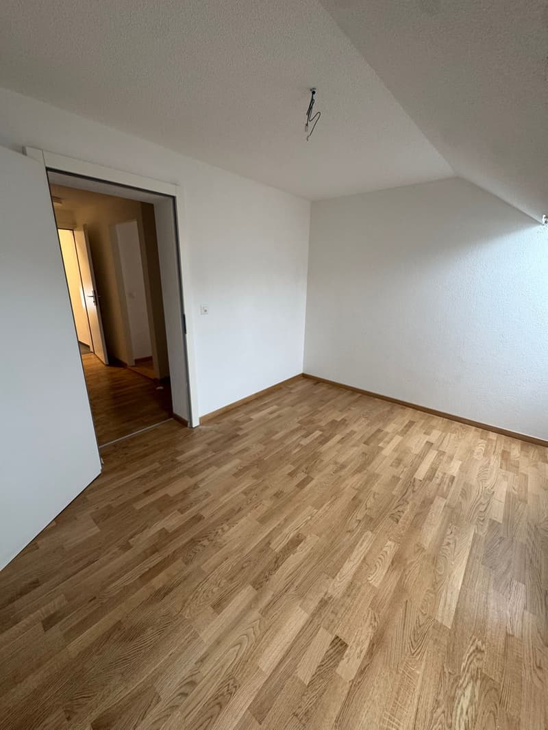 Charmant appartement sous les toits de 2 pièces à Saint-Imier (5)