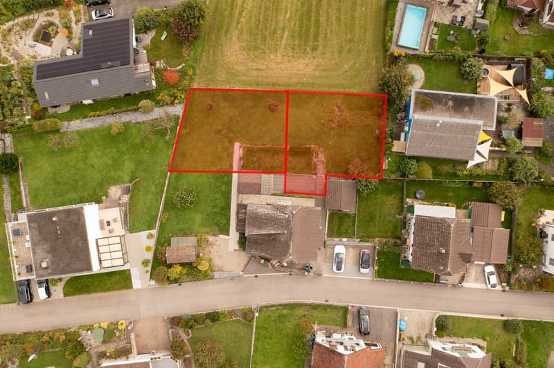 Plot of land with 2 buildings, swimming pool, driveways, gardens