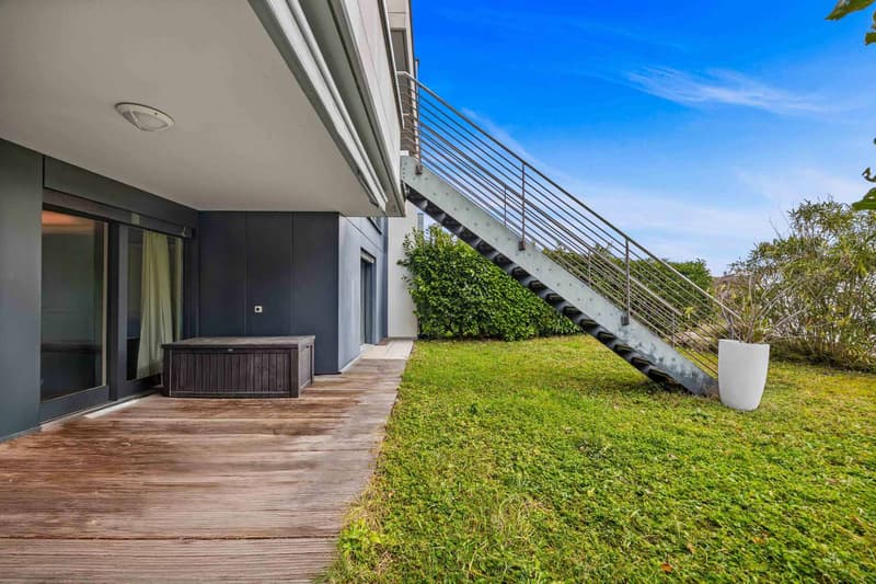 Duplex contemporain de 4,5 pièces avec balcon et jardin (12)