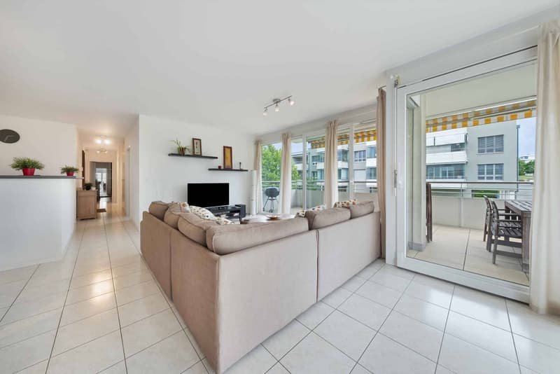 Appartement de 4.5 pièces situé à cinq minutes à pieds du bord du lac (6)