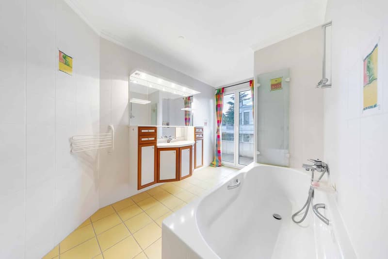 Exclusivité : Splendide appartement de 156 m² avec vue sur le lac (10)