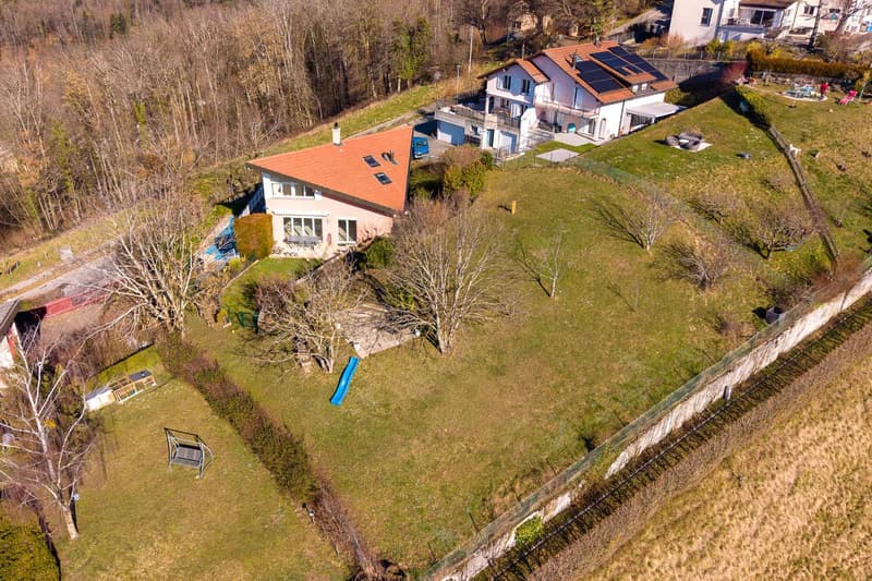 Villa d'exception avec piscine et vue imprenable sur le Lac (12)