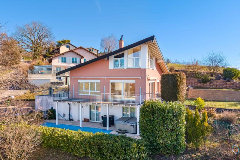 Villa d'exception avec piscine et vue imprenable sur le Lac (13)