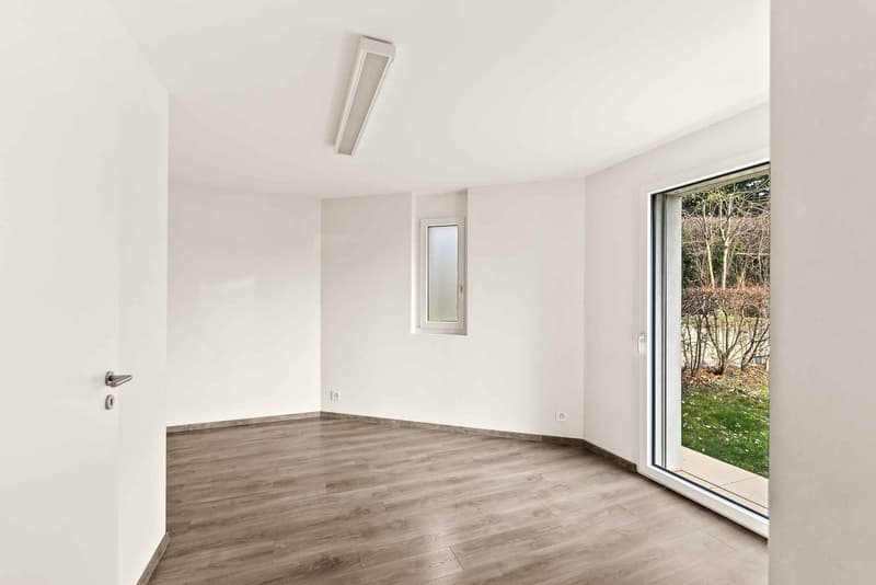 Surface commerciale d'exception avec jardin (5)