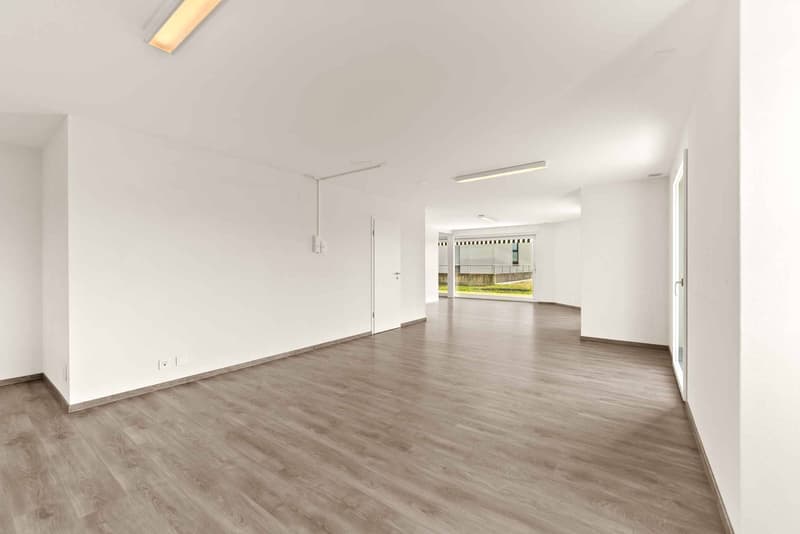 Surface commerciale d'exception avec jardin (4)