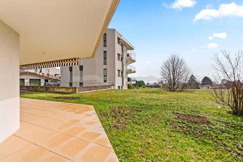 Surface commerciale d'exception avec jardin (10)