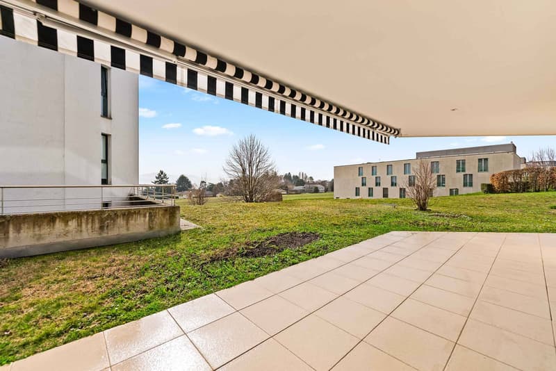 Surface commerciale d'exception avec jardin (9)