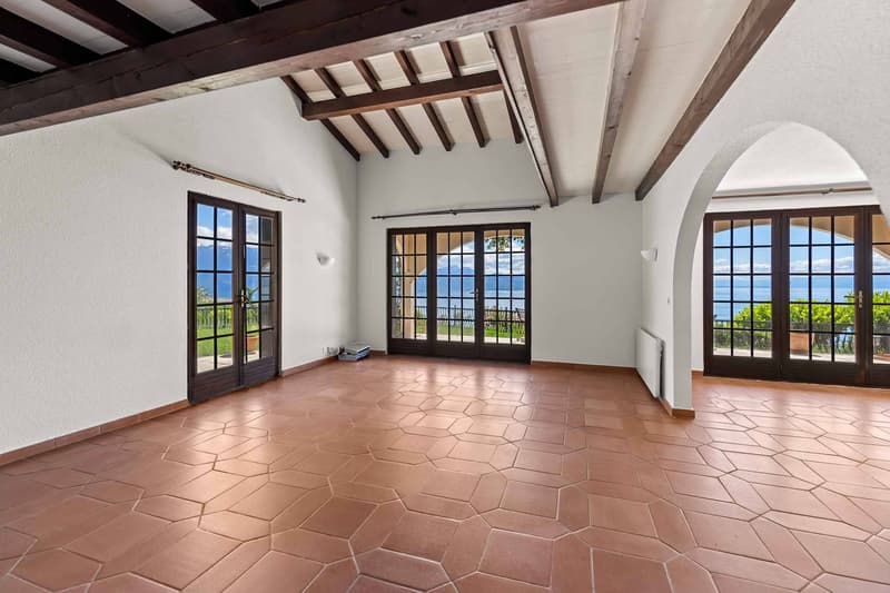Villa individuelle avec piscine et vue panoramique sur le lac (6)