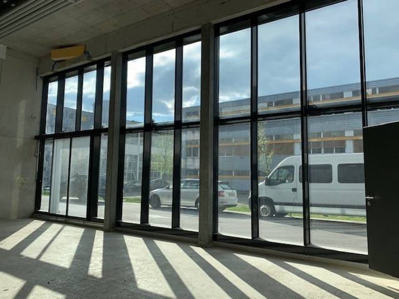 Spacieuse arcade contemporaine de 132 m², adaptée à de multiples activités (5)