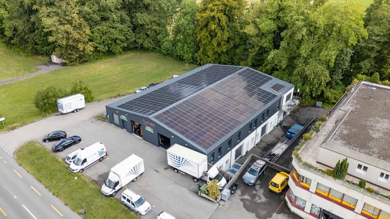 Atelier-stockage de 640 m² avec places de parc à disposition (3)