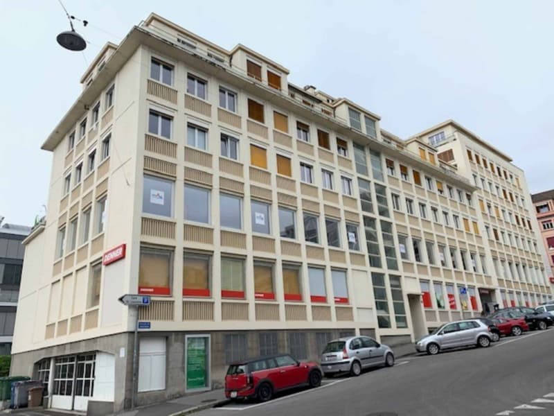 Station de lavage avec places de parc et bureau - proche de la gare (2)