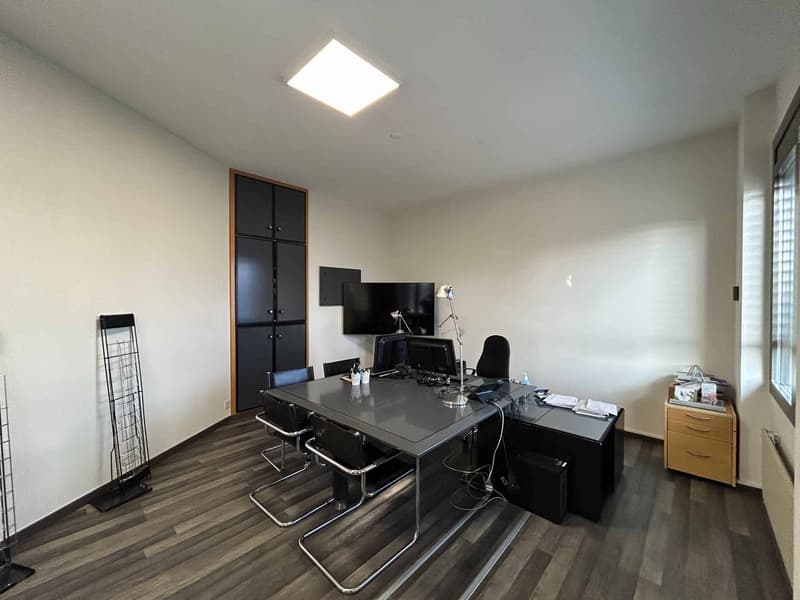 Cellules de bureaux de 55 m2 meublées avec cuisine privative (3)