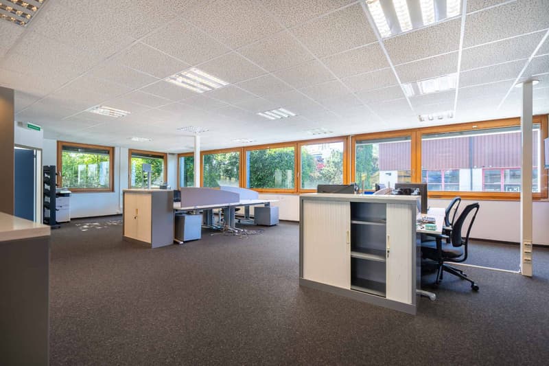 Vos bureaux au coeur de La Riviera et proches d'une sortie autoroute (7)