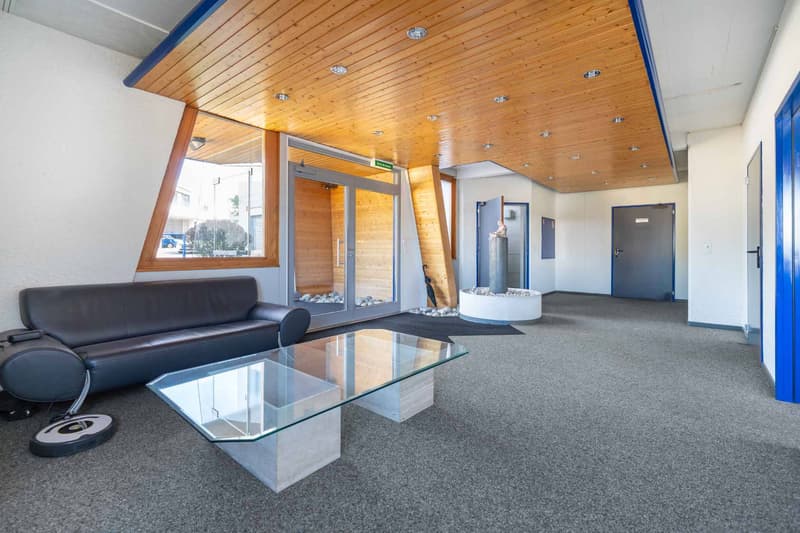 Vos bureaux au coeur de La Riviera et proches d'une sortie autoroute (5)