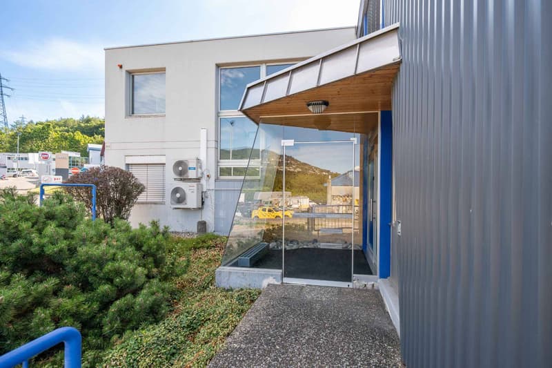 Vos bureaux au coeur de La Riviera et proches d'une sortie autoroute (4)