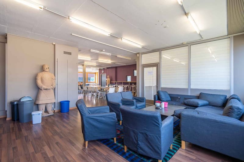 Vos bureaux au coeur de La Riviera et proches d'une sortie autoroute (6)