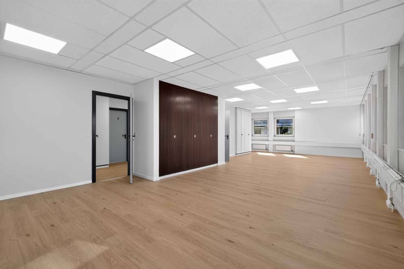 Votre futur bureau/cabinet dans un espace rénové aux portes de Pully (1)