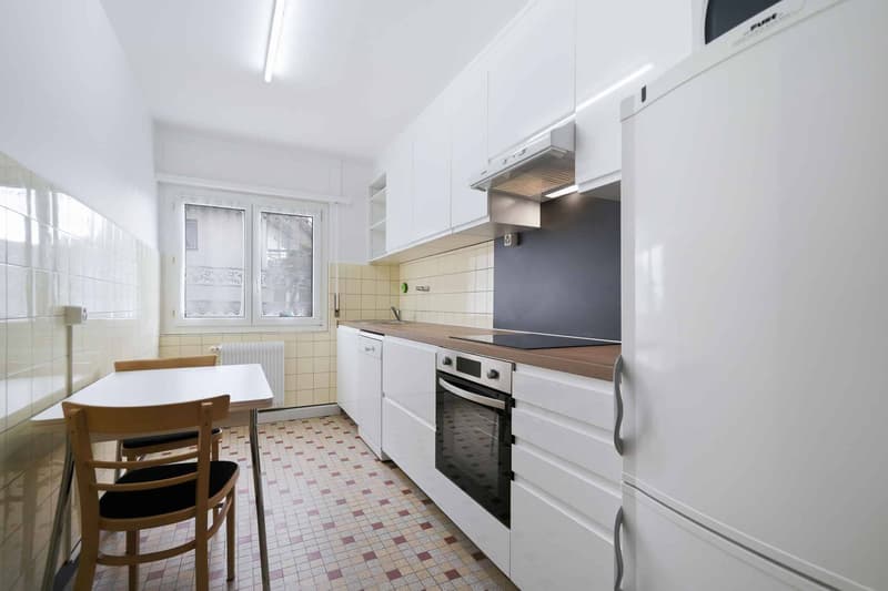 Charmant appartement meublé avec balcon et vue sur le lac (8)