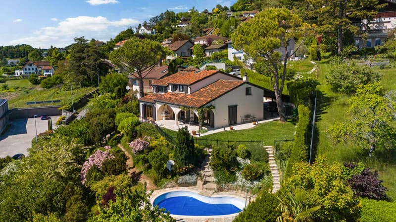 Élégante villa provençale avec piscine et vue panoramique sur le lac Léman et les Alpes (2)