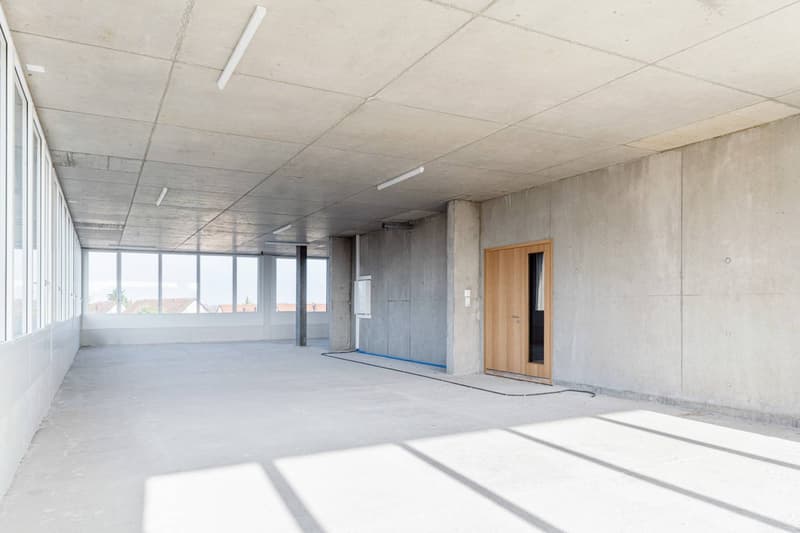 Bureaux neufs idéalement situés (4)