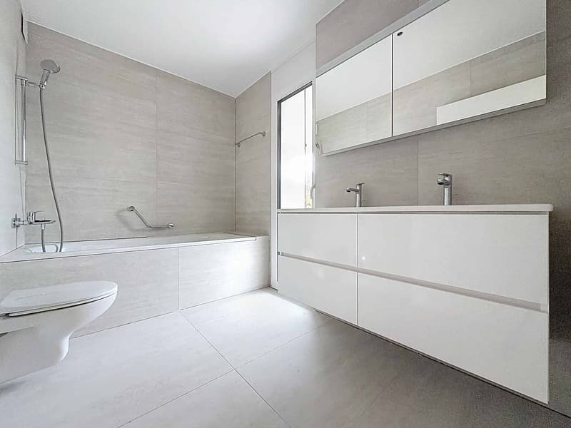 Appartement neuf de 5.5 pièces avec terrasse couverte et jardin (8)
