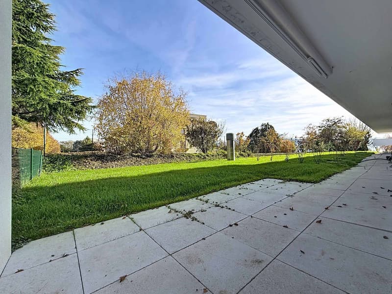 Appartement neuf de 2.5 pièces avec terrasse et jardin (6)