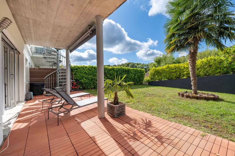 Villa moderne de 5.5 pièces avec 2 balcons, 2 terrasses et jardin (11)