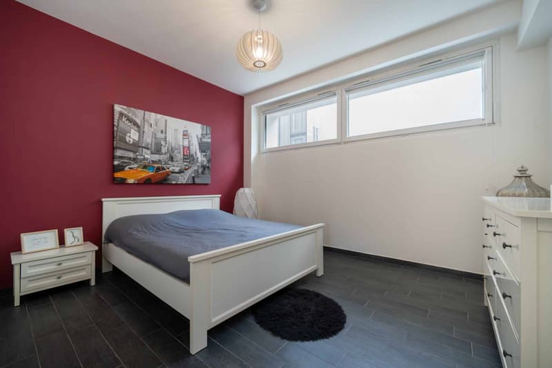 Villa moderne de 5.5 pièces avec 2 balcons, 2 terrasses et jardin (6)