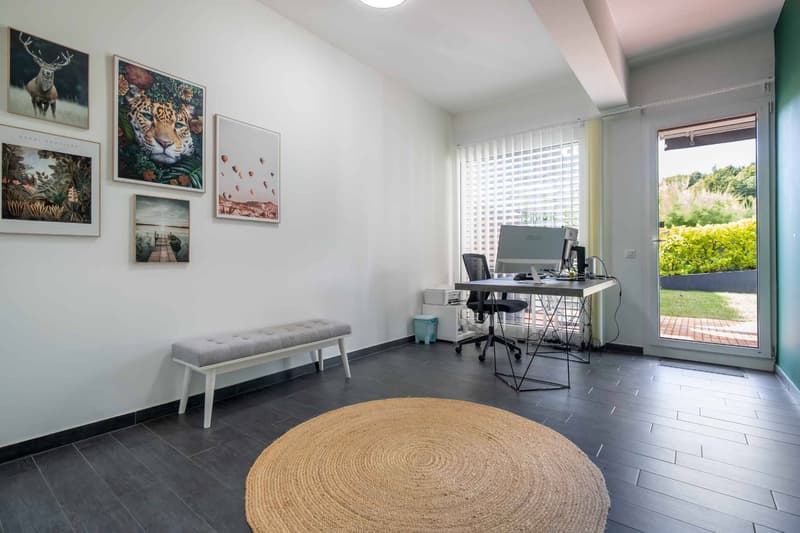 Villa moderne de 5.5 pièces avec 2 balcons, 2 terrasses et jardin (7)