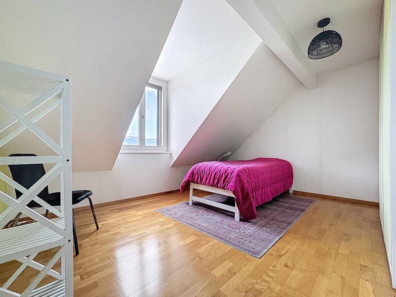 Attique de 5.5 pièces avec de belles hauteurs sous plafond et jardin (5)