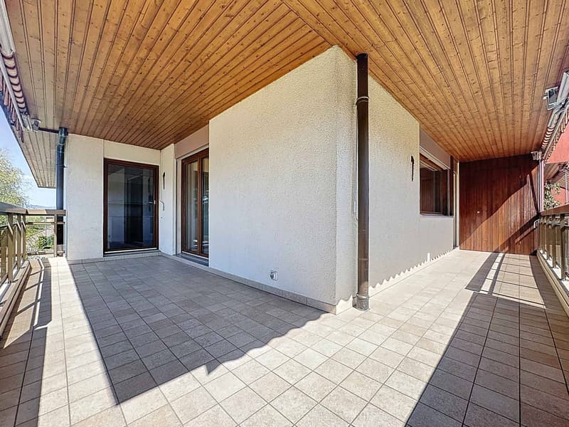 Élégant 4.5 pièces lumineux avec balcon d'angle (9)