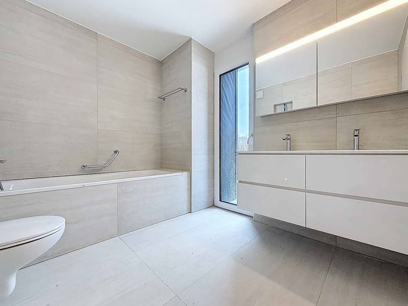 Nouvelle promotion : appartement de 5.5 pièces avec balcon couvert et terrasse (8)