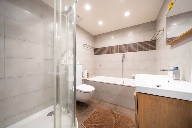 Villa de 8 pièces avec appartement indépendant et piscine extérieure (6)