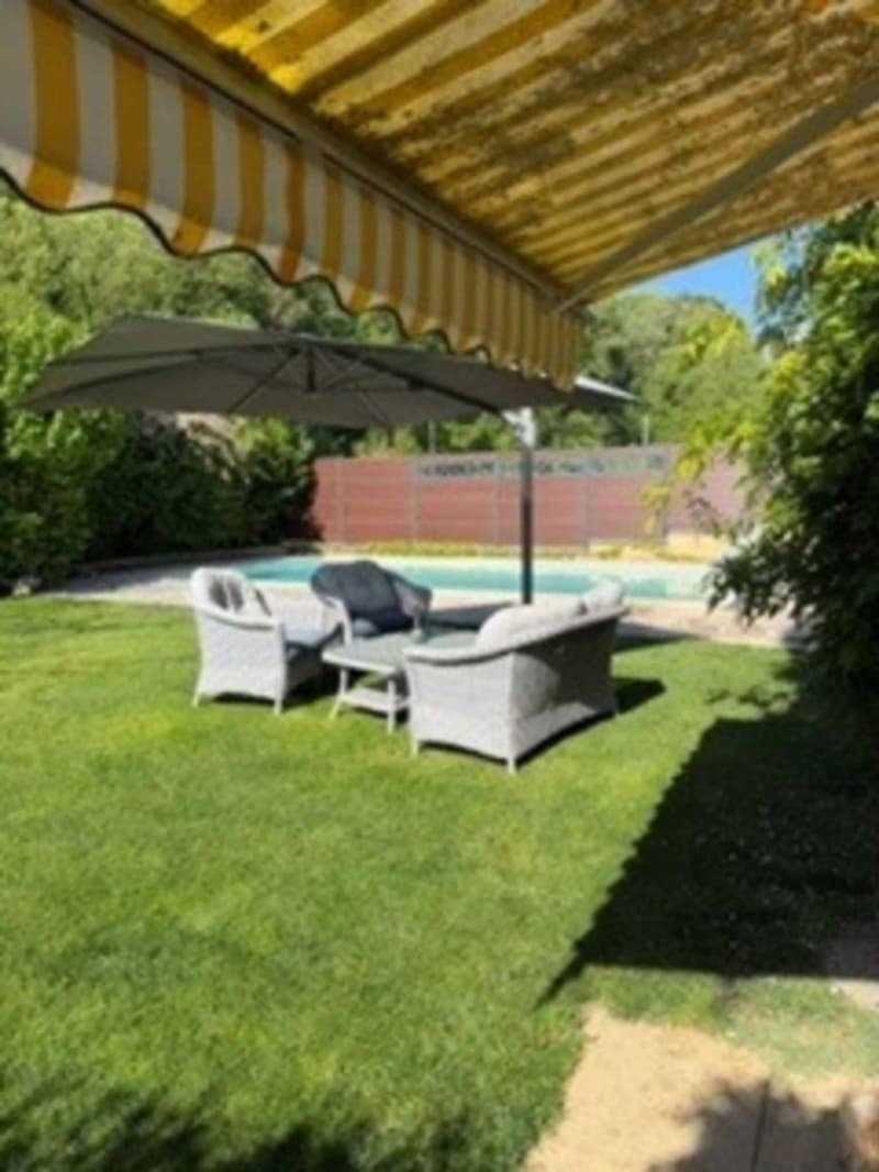 Villa de 8 pièces avec appartement indépendant et piscine extérieure (10)