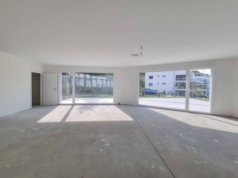 Spacieuse et lumineuse surface commerciale neuve de 114 m2 (4)