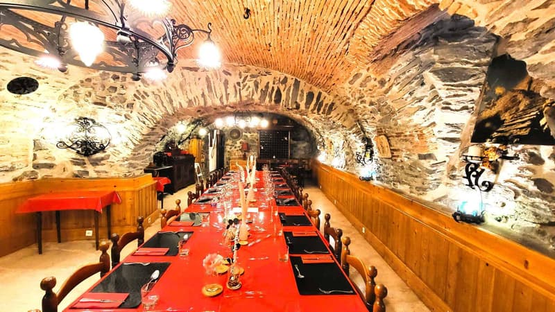 Un restaurant historique ! Une âme ! 530 m² (6)