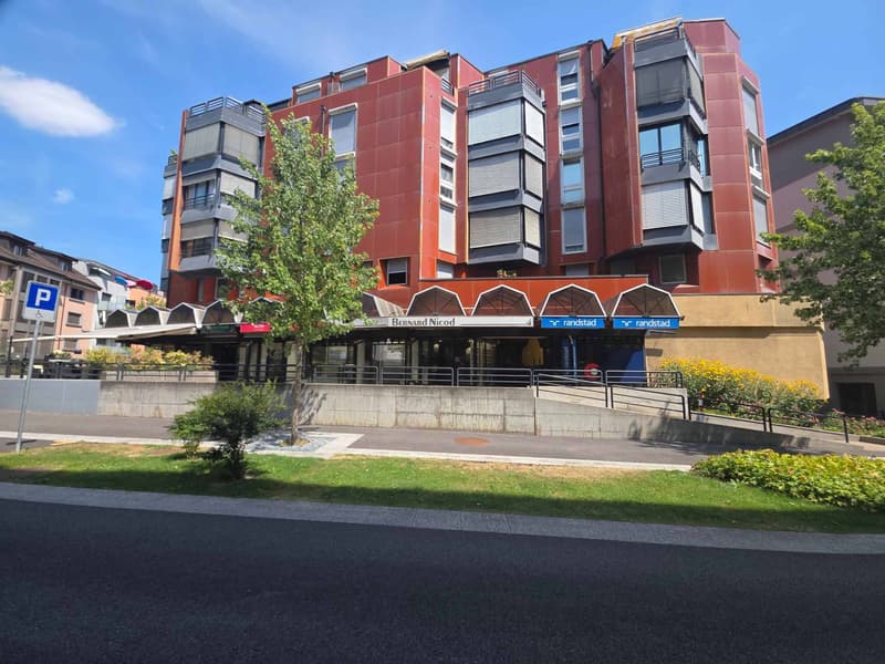 Bureau + dépôt   Plein centre-ville (9)