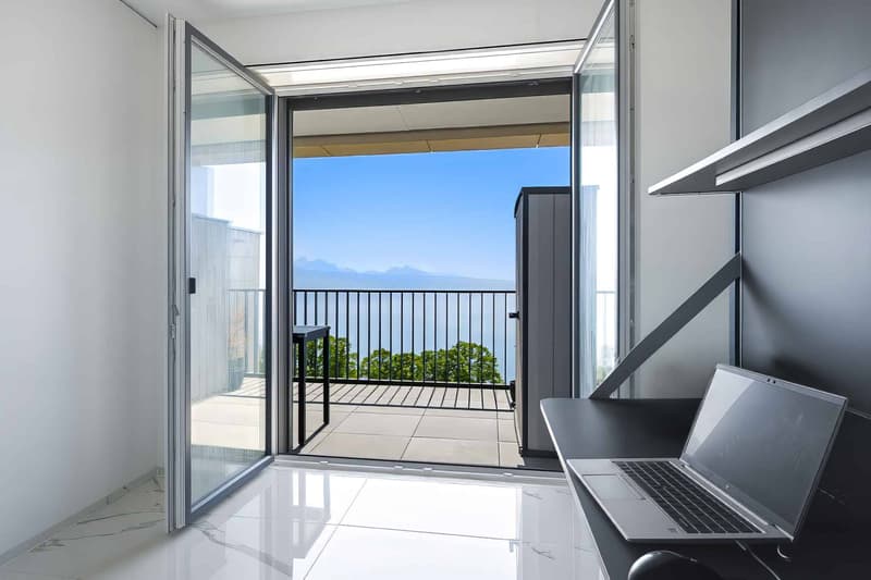 Véritable petit bijou de 2.5 p avec grand balcon et vue époustouflante sur le Lac (10)