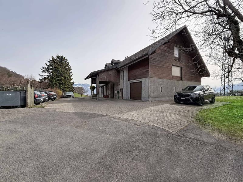 Rural rénové avec 3 appartements (2)