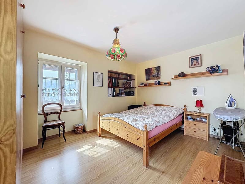 Rural rénové avec 3 appartements (6)